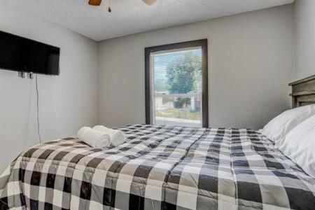 Apartment Space Base Near Airport Bbq Game *